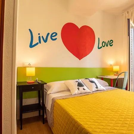 Sweet ゲストハウス 3*