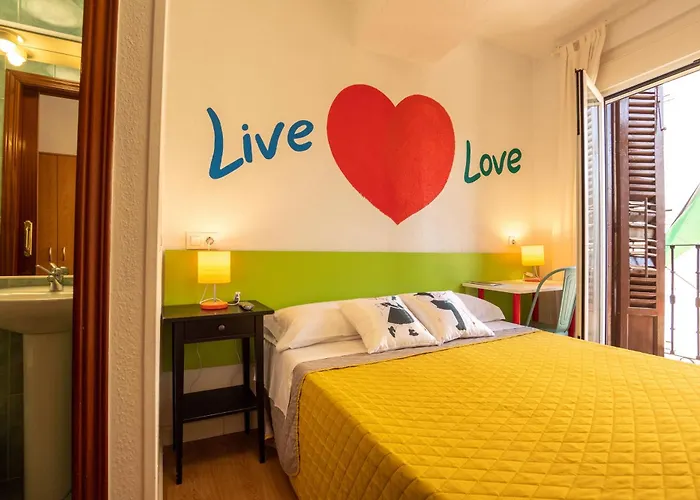 Sweet ゲストハウス 3*